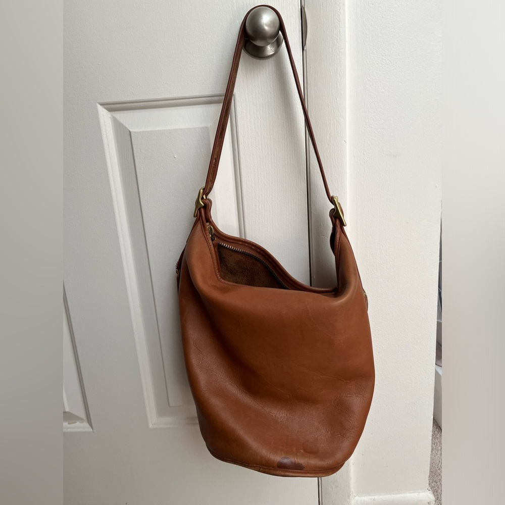 Vintage Coach L7E-9085 British tan large bucket bag